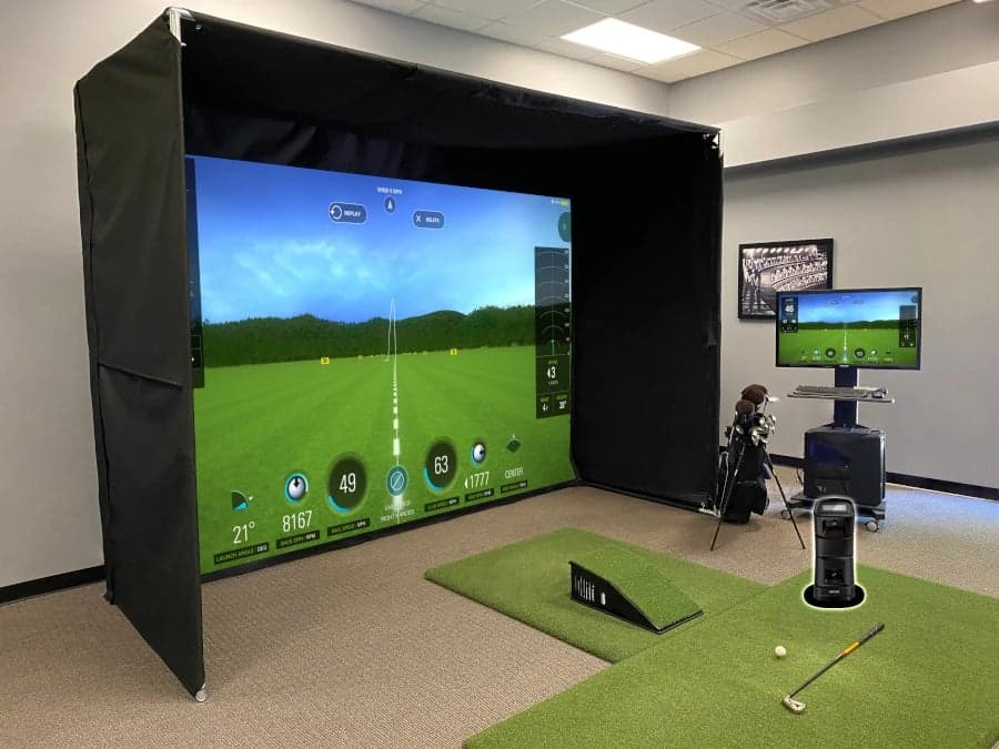 Super Bay golf simulator bay