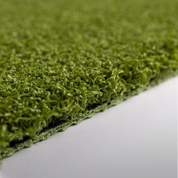 SimTurf Lone Wolf 50 turf, cut edge on white